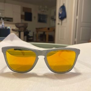 Light Grey Checkered Frogskins Gold Lenses